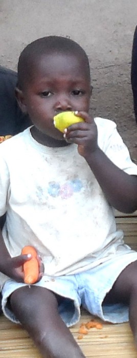 boy-eating-fruit