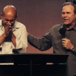 Francis Chan Warns Those Who Criticize Christian Leaders: “God Will Destroy You”
